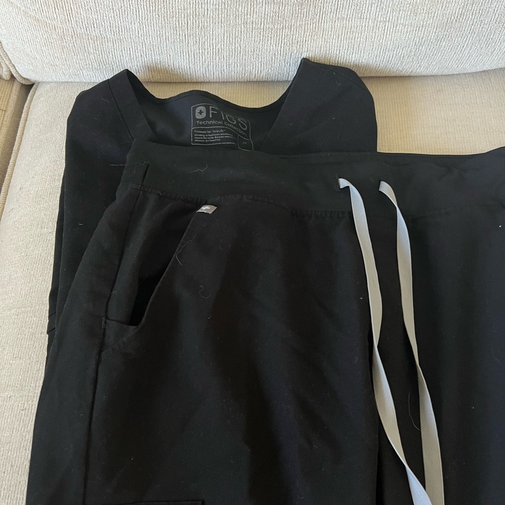 Black Figs scrubs